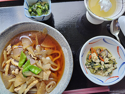 郷土料理～香川県～しっぽくうどん[写真]